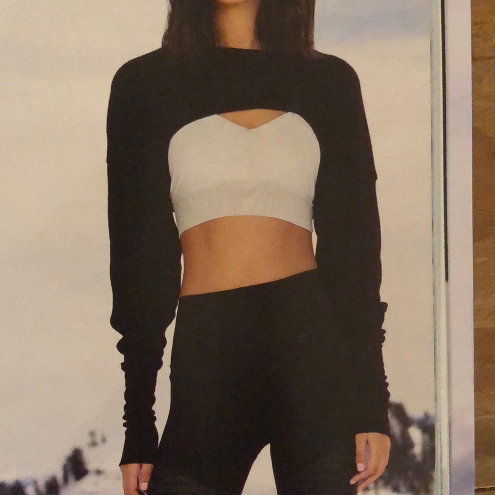 ALO size M “extreme long sleeve” charcoal color